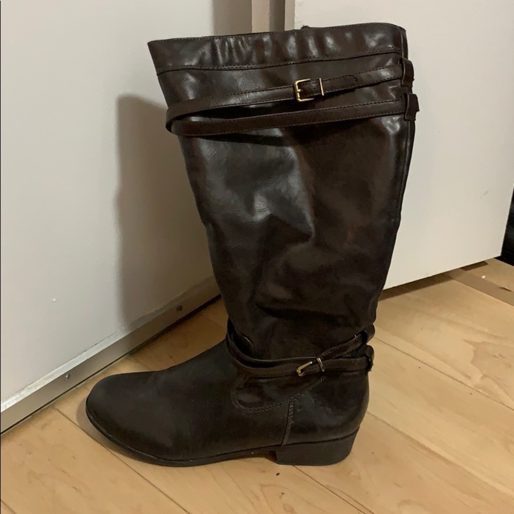 Brown zip up wide calf Naturalizer boots